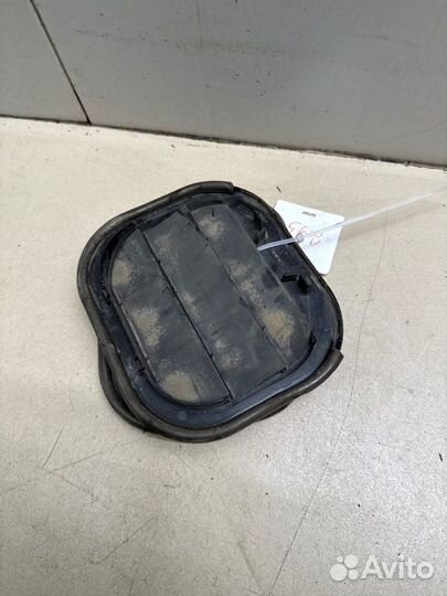 Решетка вентиляционная Volvo V40 универсал B4204T3