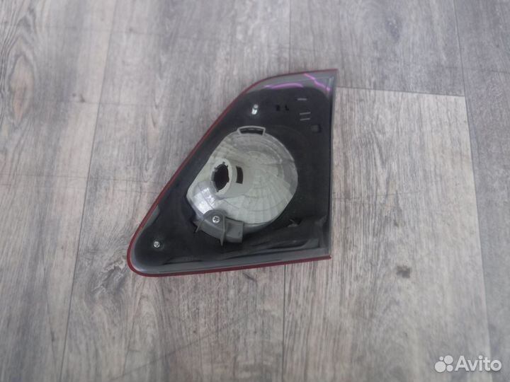 Фонарь левый внутренний №12 Toyota Corolla 150