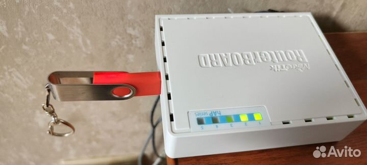 Wi-Fi роутер MikroTik hAP ac lite