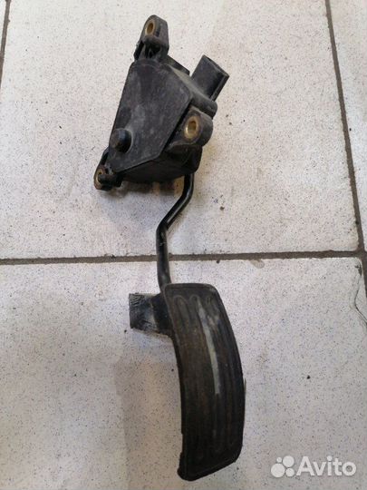 Педаль газа Nissan Qashqai J10