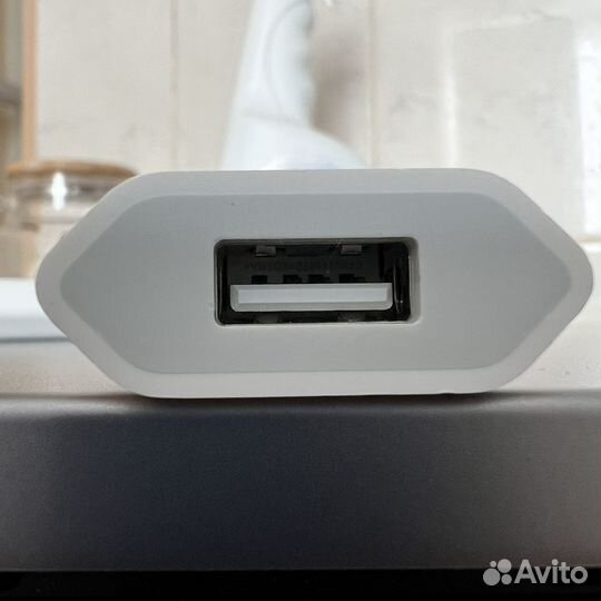 Сетевое зарядное устройство Apple 5W MD813ZM/A