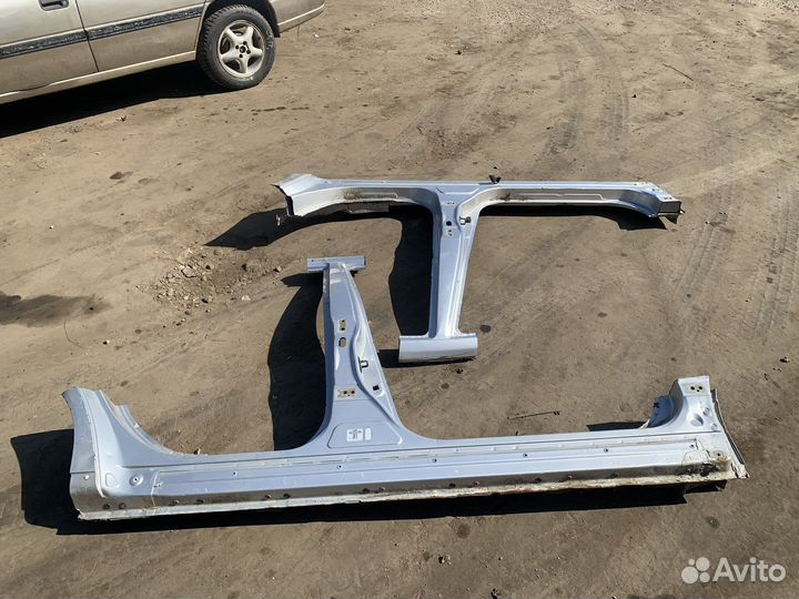 Порог стойка кузова Nissan Almera G15