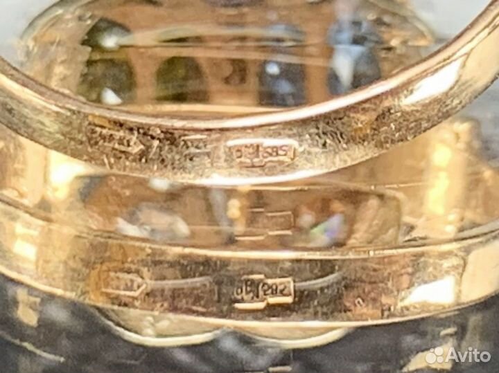 Золотое кольцо 585 пробы, массой 4.7 грамма (17р)