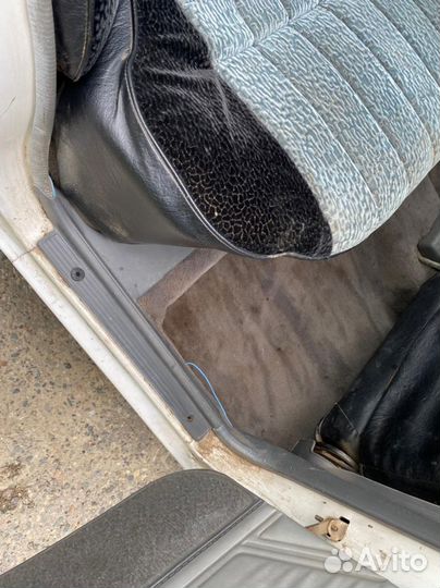 Накладки порогов внутренние Nissan Sunny B11