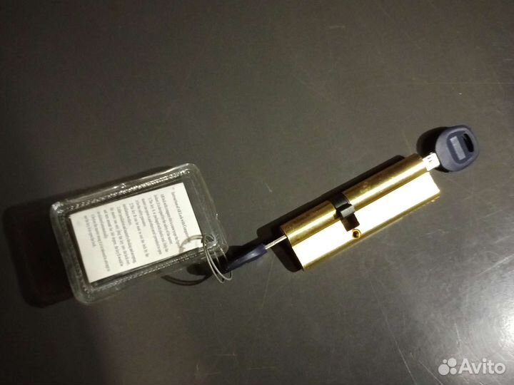 Дверной замок цилиндрический