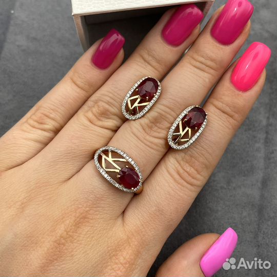 Новый золотой комплект рубинами и бриллианты 585