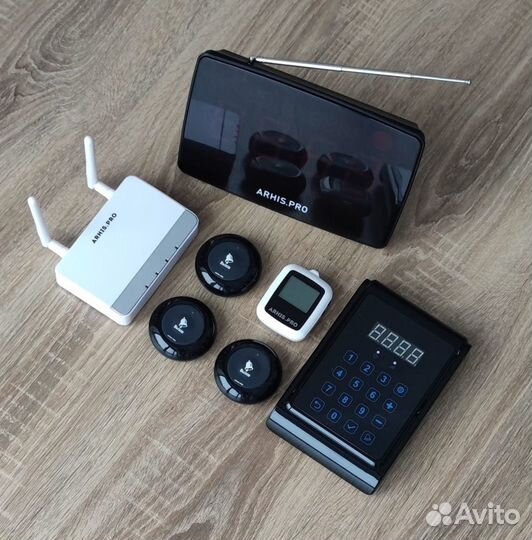 Кнопка вызова официанта, часы, табло, пуль, репите