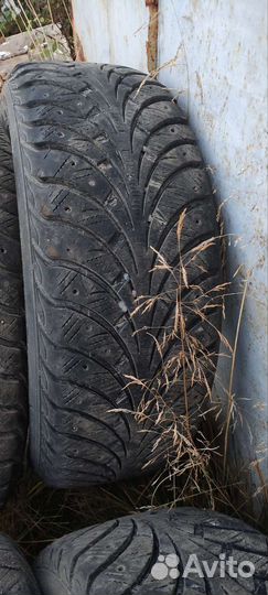 Goodyear UltraGrip Extreme 225/60 R17 99T