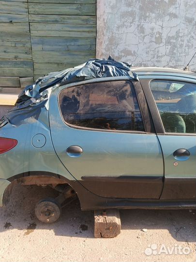 Разбор peugeot 206 1. 4