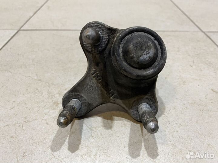 Опора шаровая левая VAG