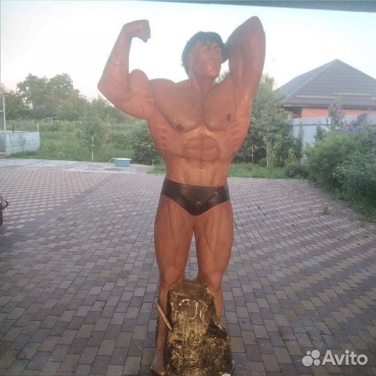 Статуя,скульптура спортсмена