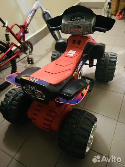 Детский квадроцикл на аккумуляторе