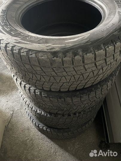 Bridgestone Blizzak Ice 265/65 R17