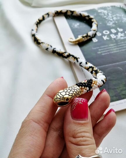 Жгут-колье из бисера ручной работы