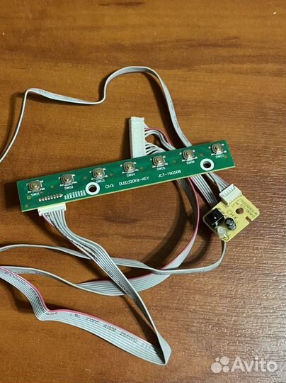 Dexp H32F8000Q ик-порт, кнопки управления