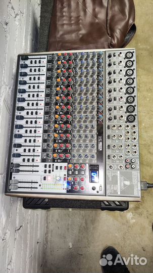 Микшерный пульт Behringer Xenyx X2222usb