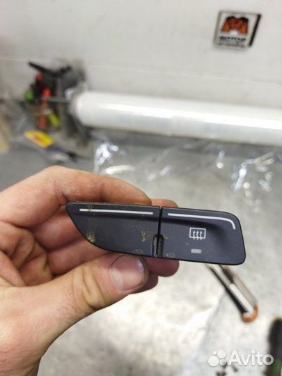 Кнопка обогрева заднего стекла задняя Ford Focus 3