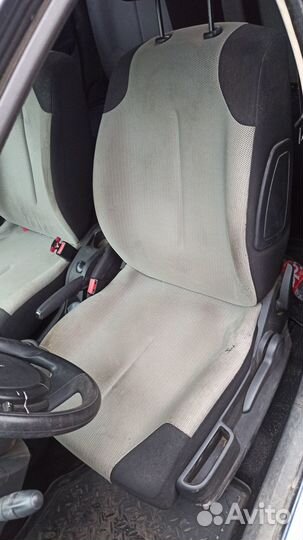 Сиденья передние Ситроен Citroen C4 B5