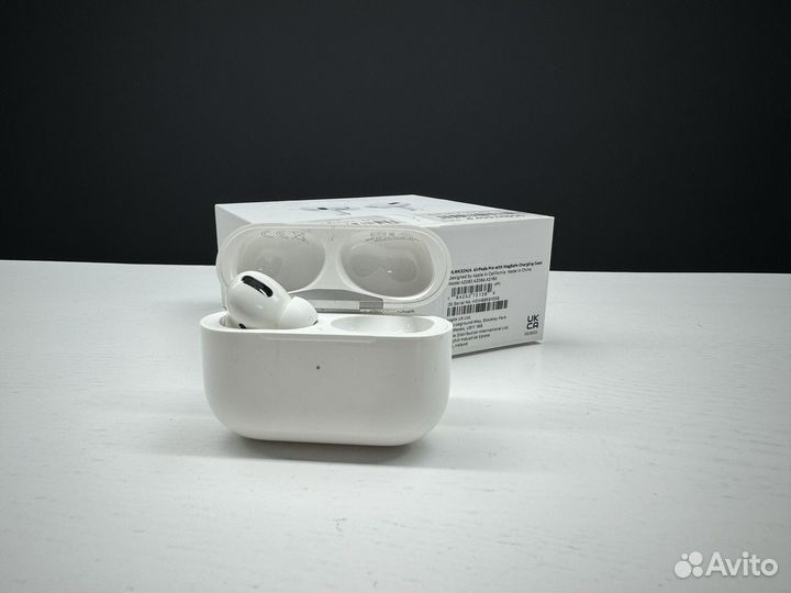 AirPods Pro(кейс и L наушник)