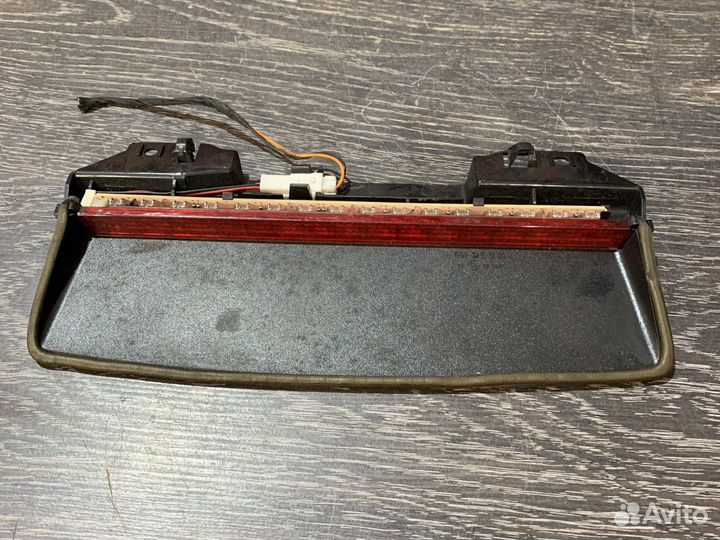 Третий стоп сигнал jaguar Volvo