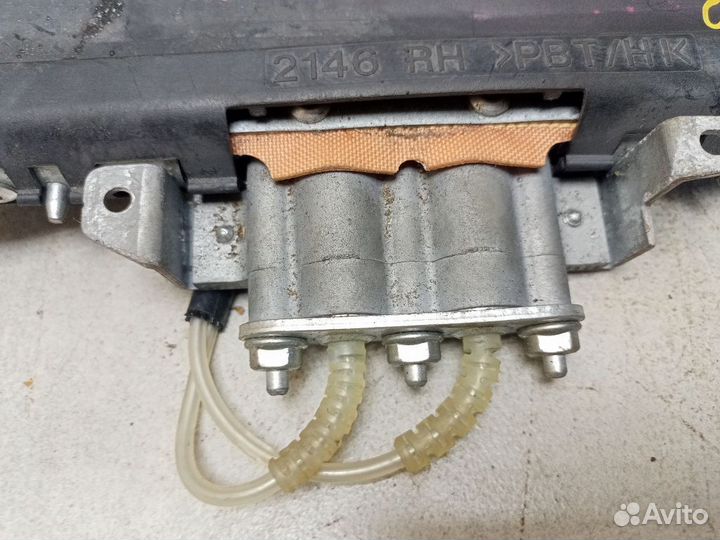 Подушка безопасности в сиденье переднее