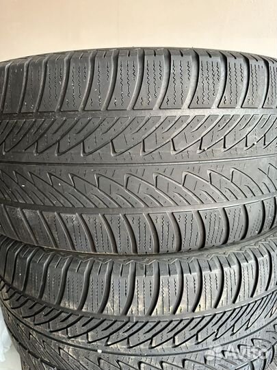 Goodyear UltraGrip 8 285/45 R20 112V