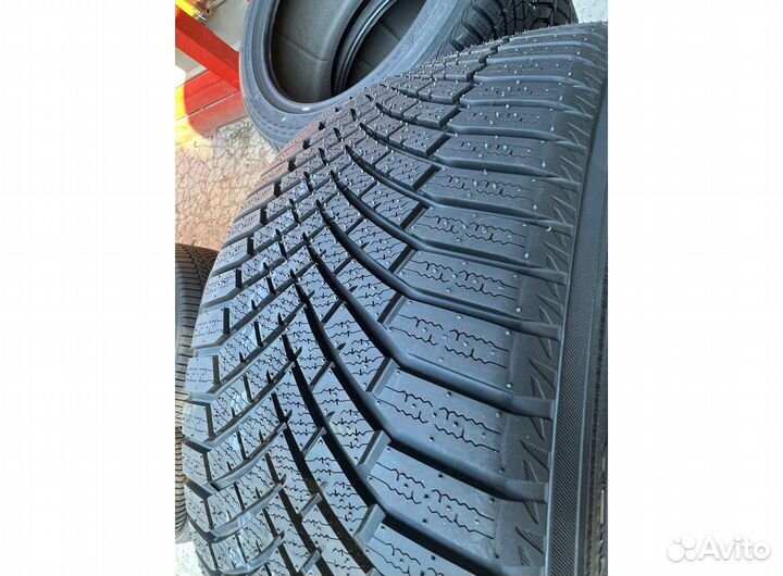 Yokohama BluEarth Winter V906 285/40 R22 110W