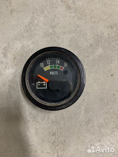 Вольтметр International