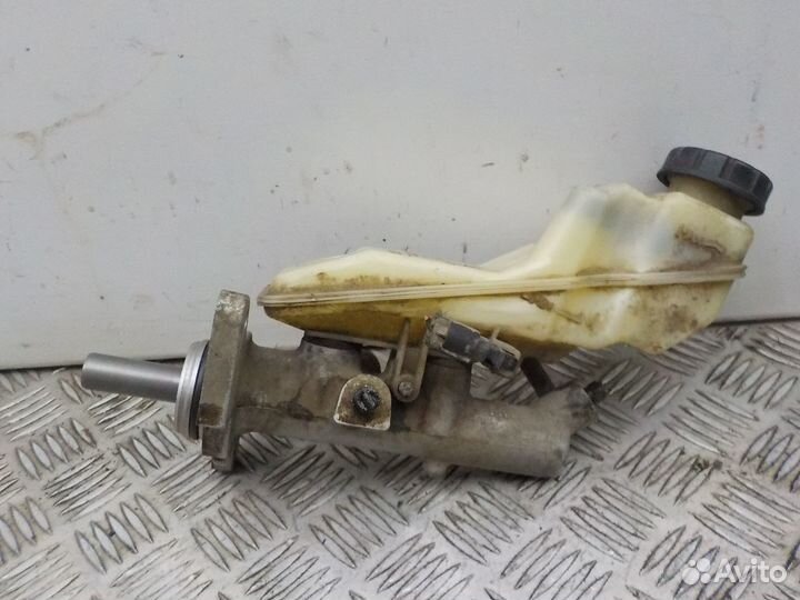 Цилиндр тормозной главный Toyota Corolla IX 2003-2