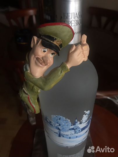 Сувенир к 23 февраля. Фигурка на бутылку