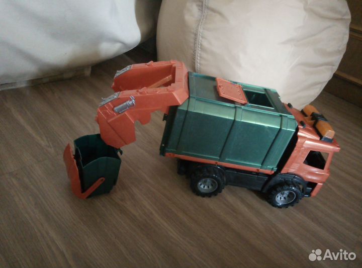 Мусоровоз, игрушка