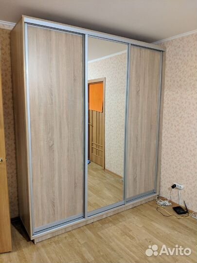 Шкаф купе с зеркалом