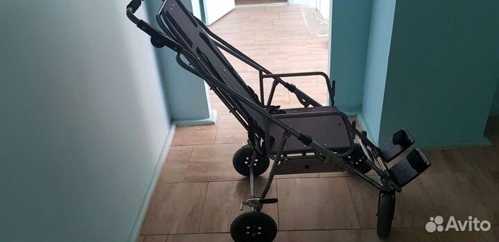 Детская инвалидная коляска