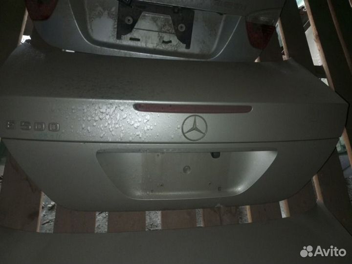 Крышка багажника Mercedes-Benz E