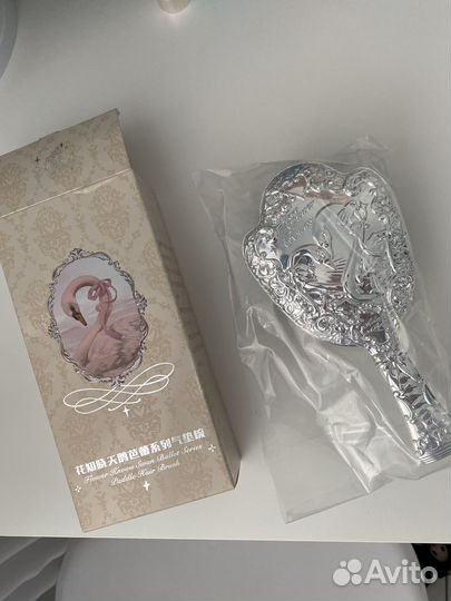 Косметика Flower Knows серии Swan Ballet