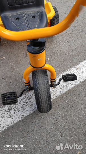 Детский трехколесный велосипед и самокат