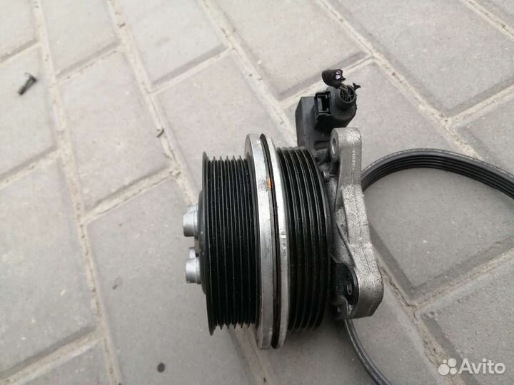 Помпа фольксваген Тигуан 1.4 TSI 03C880727D