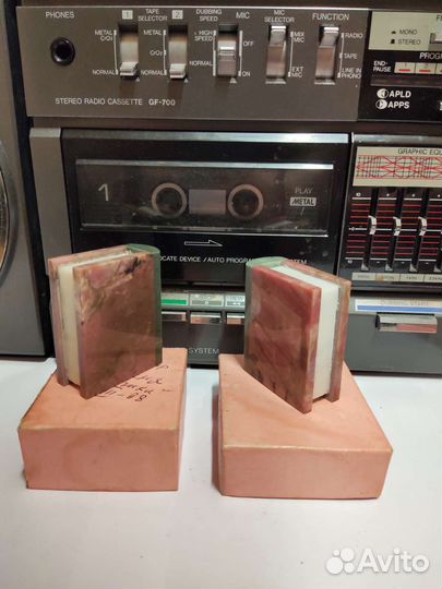 Уралкварц самоцветы Сувенир книга Родонит