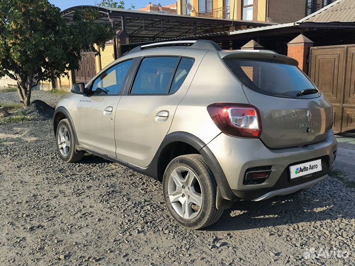 Renault Sandero Stepway 1.6 МТ, 2022, 100 000 км