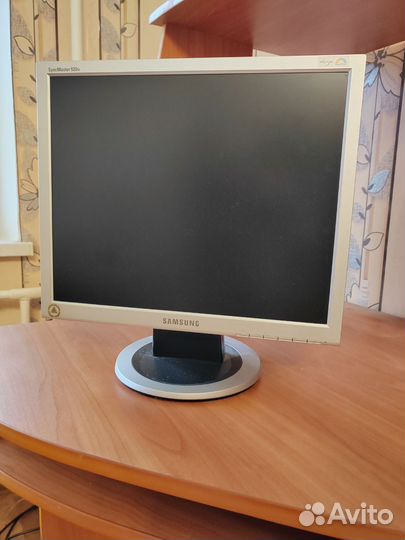 Монитор Samsung