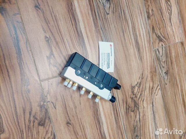 Блок клапанов Мерседес - Бенз S-class W220