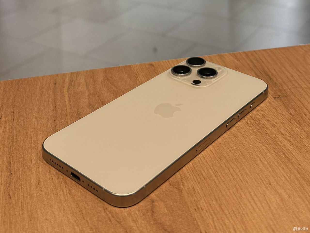 iPhone 15 Pro, 256 ГБ, SIM + eSIM