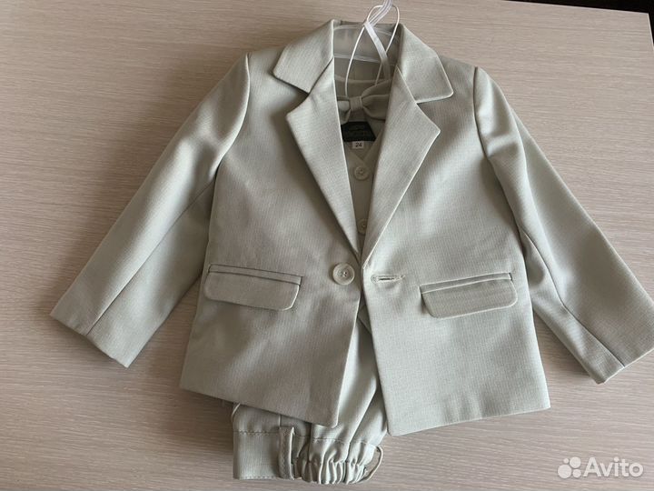 Продам новый детский костюм