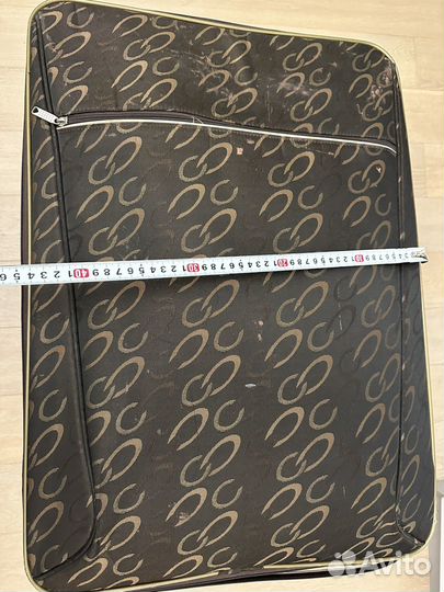 Чемодан большой на колесах