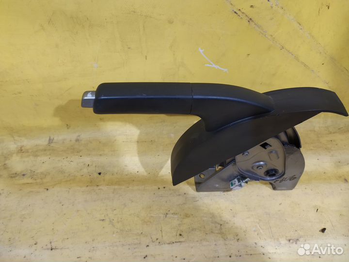 Рычаг стояночного тормоза Nissan Qashqai J10