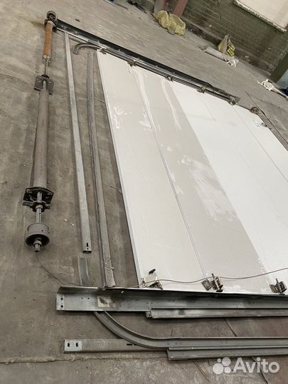 Гаражные секционные ворота