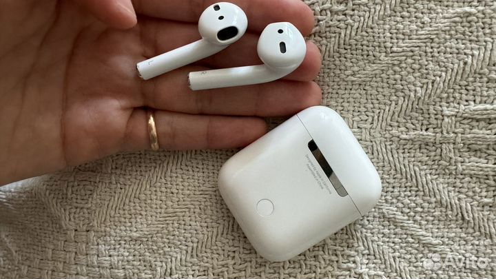 Беспроводные наушники apple airpods