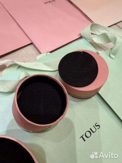 Пакет, коробка Tous