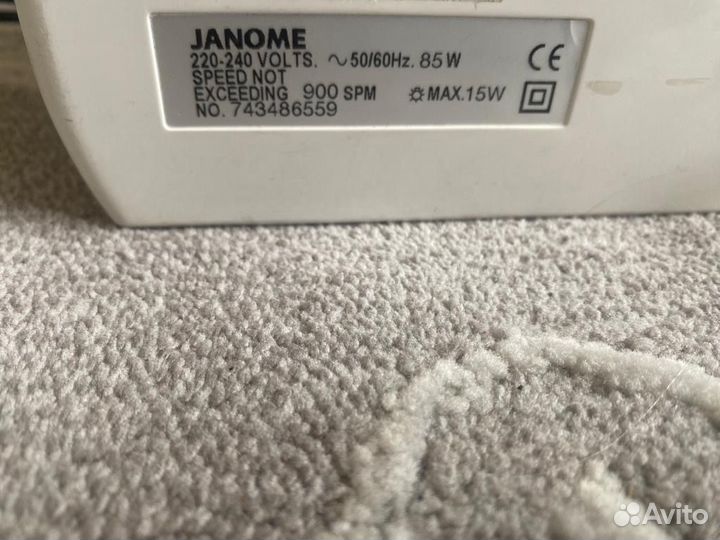 Швейная машина Janome
