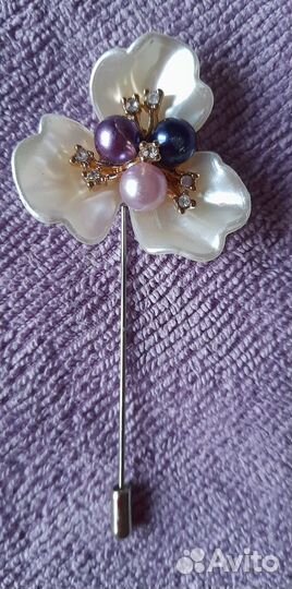 Брошь игла с цветком перламутр